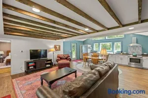 Image of Cabin on 17 acres by National Forest