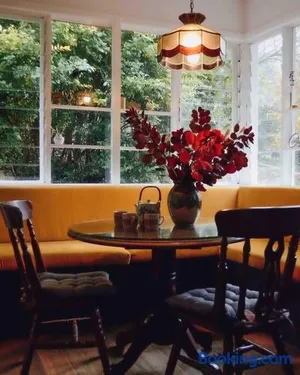 Image of Harrys House Warburton - Peaceful Riverside cottage in the perfect location