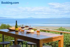 Image of Coastal Escape ~ a sublime retreat!
