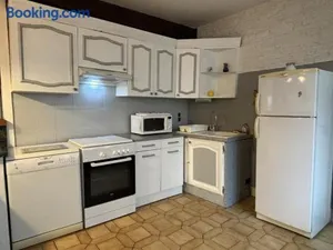 Image of Charmant gîte près d'un château avec jardin, terrasse, parking et WiFi, à 14 km de Vichy - FR-1-489-1