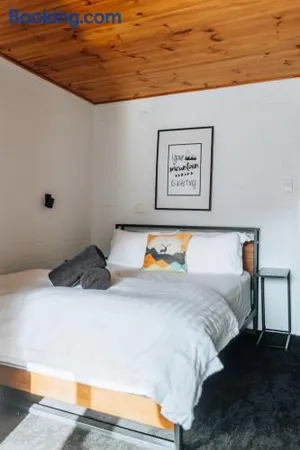 Image of Lakeside Falls Creek