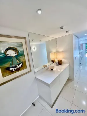 Image of Noosa Beach Apartment on HASTING ST French quarter resort.Noosa Heads