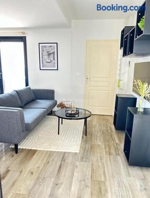 Image of Serenity, parking gratuit , 5 min Auxerre