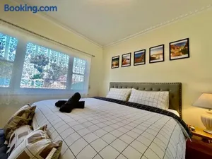 Image of Cosy 4BR Home 15 Minutes Away From Melbourne Airport