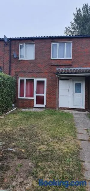 Image of Spacious and Serene Stay near Milton Keynes centre
