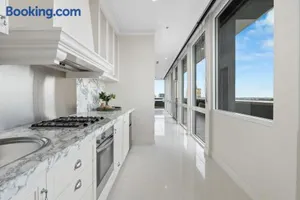 Image of Swainson at M1