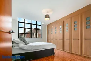 Image of Spacious modern flat in the heart of Shoreditch