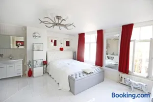 Image of White Luxury Penthouse in City Centre