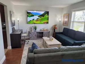 Image of Nice house with private parking, king bed fenced yard
