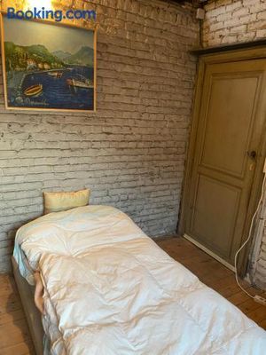 Image of Brussels Guesthouse - Private bedroom and bathroom