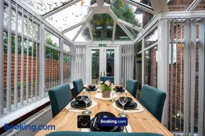 Image of Cosy 3-Bed House, Garden & Free Parking in Stretford