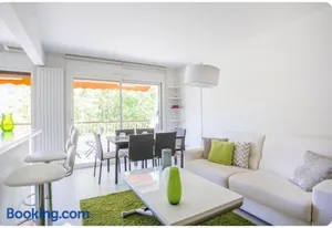 Image of Cannes FLEURIES Grand 2 pièces climatisé