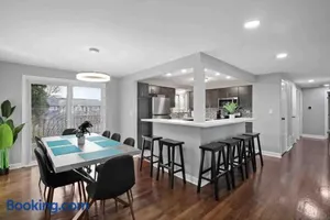 Image of Extravagance in Schaumburg