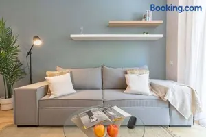 Image of Modern stylish 3 bedroom Arco de Triunfo