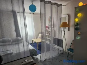 Image of joli studio bohème sous les toits de Paris