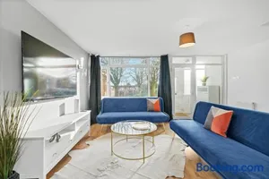 Image of Cosy 3 Bedroom with Free Parking, Garden and Smart TV with Netflix by Yoko Property