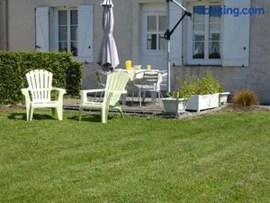 Image of Gîte Champêtre avec Piscine Chauffée, Cheminée, et Terrasse en Plein Sud - FR-1-410-131