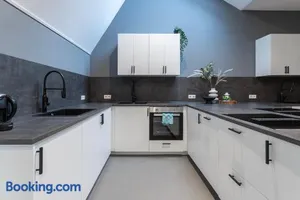 Image of Fast Wifi, Kitchen Access, With Wellness Nearby