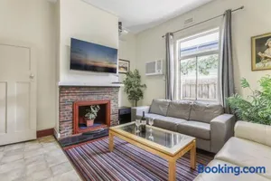 Image of Spacious Urban Delight in Coburg