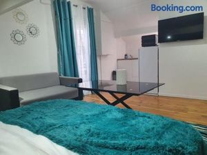Image of Joli studio/Bourget/CDG/PARIS
