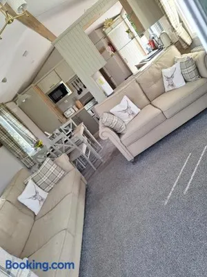 Image of 2 Borwick Lakes