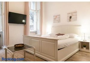 Image of Stylish Apt - Ideal for Longstays near Matzleinsdorferplatz
