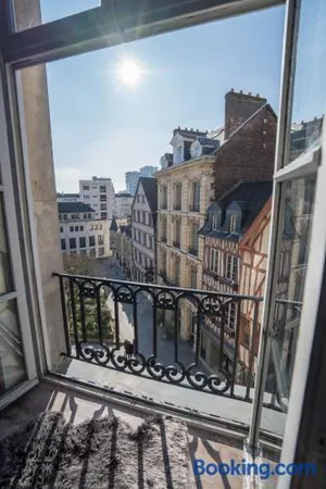 Image of charming city center flat