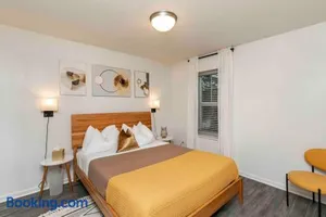 Image of Family Friendly Home Close to Airport and Downtown