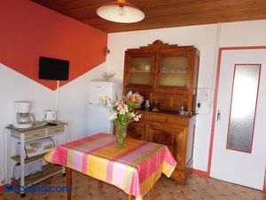 Image of Gîte rustique avec salle de jeux et animaux en campagne - FR-1-426-336