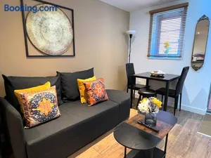 Image of Glastonbury Hidden Passage, Split Level 1 Bedroom Apt, Sleeps 3