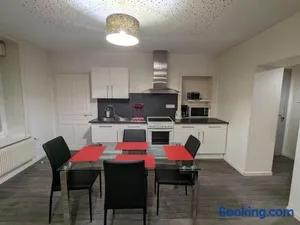 Image of Appartement Rénové, Proche Centre-Ville Épinal, 2 Chambres, Confort, WiFi, Parking - FR-1-589-54