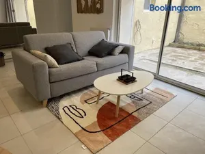 Image of Appartement climatisé avec cour en centre ville