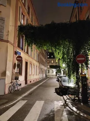 Image of ELITE CITY GARE