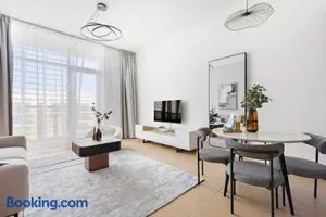 Image of Silkhaus Contemporary 1 BDR Next to Golf Course