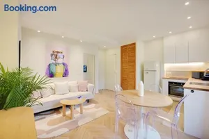 Image of Comfy Suite