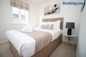 Image of 4 BR | Free Parking | Garden