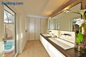 Image of Designer-Loft mit Whirlpool