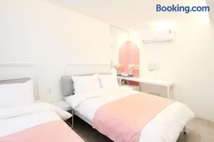 Image of Orbit - 한국인 불가, 외국인전용