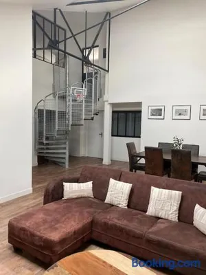 Image of Loft proche centre ville Hôtes habitant à l étage