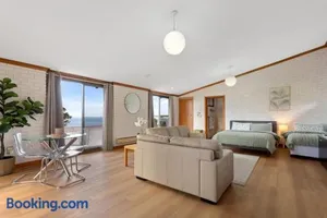 Image of The Flaxman Studio - Panoramic Ocean Views