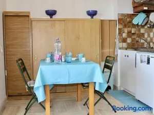 Image of Studio climatisé, piscine & parking, proche plage - FR-1-252A-99