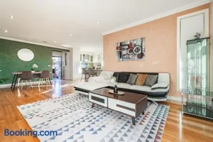 Image of Nunawading Beautiful 3br Housedeckingcourtyard