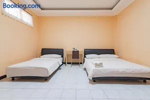 Image of Shofy Guest House Mitra RedDoorz