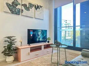 Image of Stylish 1br1ba Apt In Footscray Pool Gym Wifi