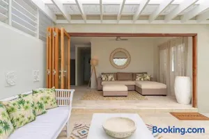 Image of Beachside 5 with Ocean glimpses