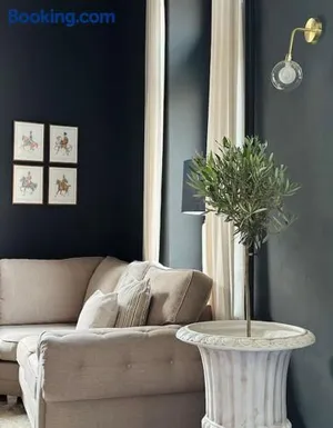 Image of Maison Comtale