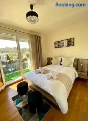 Image of Maison face à la cité