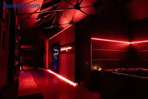 Image of Loveroom Ô Diable Des Plaisirs avec jacuzzi