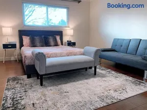 Image of Luxury 4B3B with Dual EnSuites, Parking, WiFI