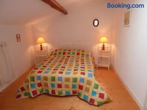 Image of Charmant gîte avec poêle à bois, terrasse et jardin, sentiers rando, 1 chambre + mezzanine - FR-1-496-256